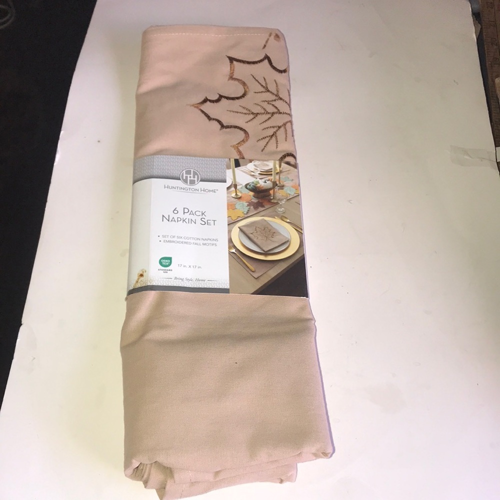 NWOT 6-pc Napkin Set